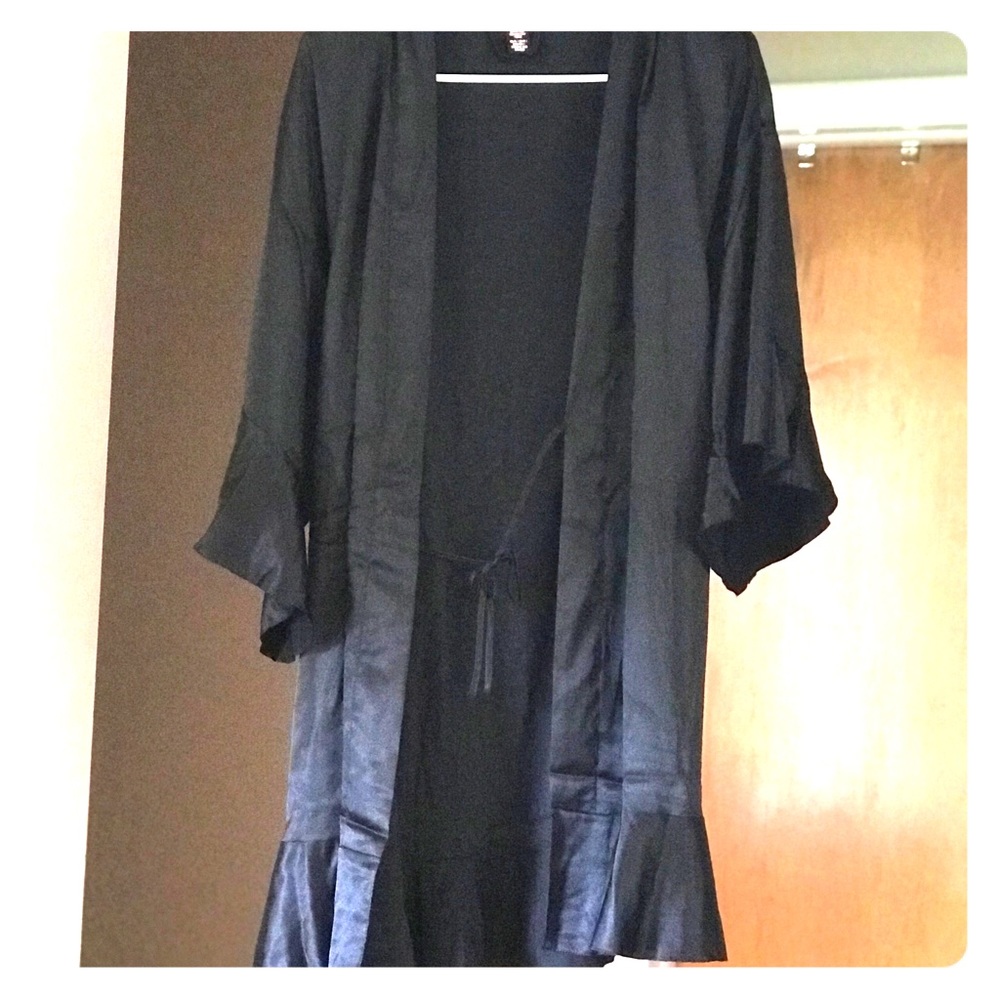 Victoria Secret- Flounce Sleeve Kimono